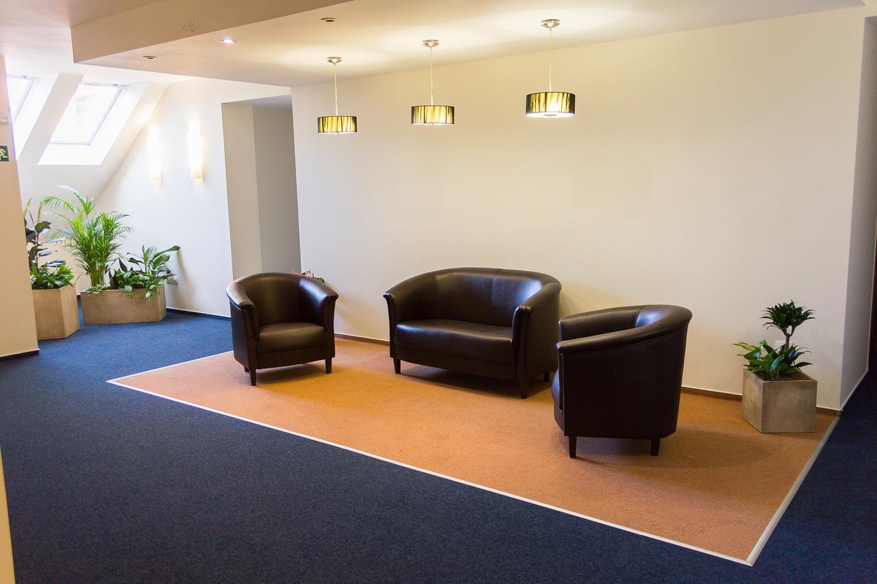 M1 Szeker Csarda Hotel Es Etterem Obarok Экстерьер фото